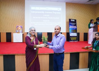 एसजीआरआर विश्वविद्यालय में उद्यमिता जागरूकता कार्यक्रम ने बढ़ाई छात्रों में स्टार्टअप की रुचि