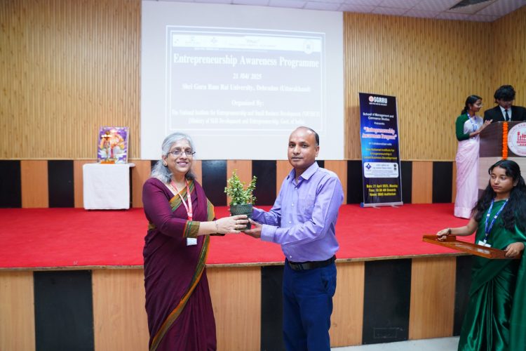 एसजीआरआर विश्वविद्यालय में उद्यमिता जागरूकता कार्यक्रम ने बढ़ाई छात्रों में स्टार्टअप की रुचि