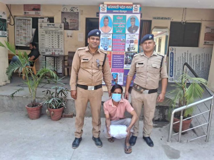 बड़ी खबर: घर में घुसकर मोबाइल चोरी करने वाला आरोपी गिरफ्तार, पुलिस ने चोरी हुए दोनों मोबाइल किए बरामद