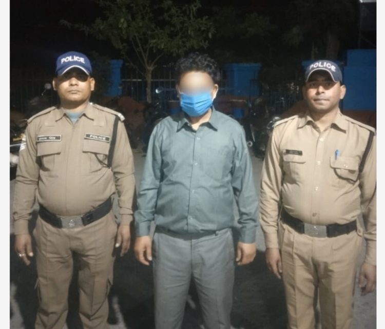 बड़ी खबर : गोपेश्वर में नाबालिग छात्रा से दुव्यवहार का मामला, शिक्षक गिरफ्तार