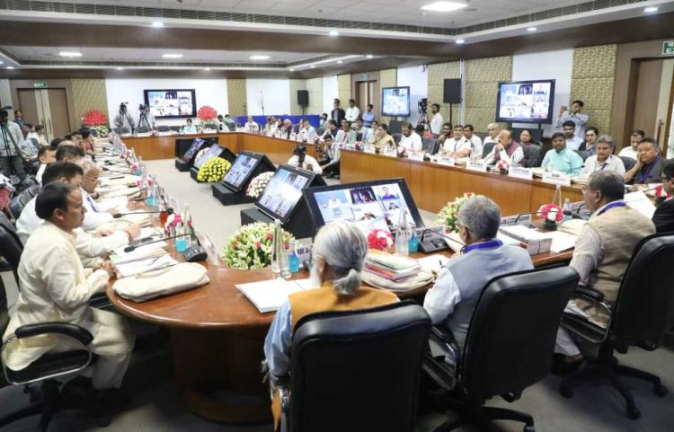 शिक्षा के क्षेत्र में बड़ा सुझाव: सभी राज्यों को एनसीईआरटी से मिले पाठ्यपुस्तकें – डॉ. धन सिंह रावत