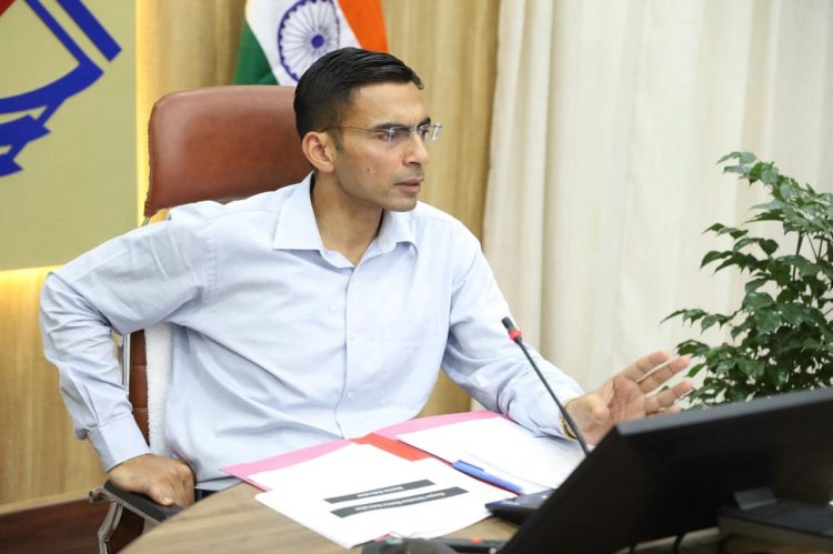 जिलाधिकारी के निर्देश पर पेयजल समस्याओं का त्वरित समाधान, कंट्रोल रूम में तैनात हैं 7 विभाग