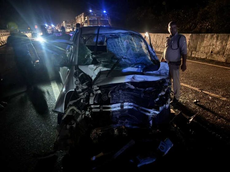 देहरादून हादसा: आसारोड़ी चेकपोस्ट पर भीषण दुर्घटना में चार युवकों की दर्दनाक मौत, एक गंभीर घायल