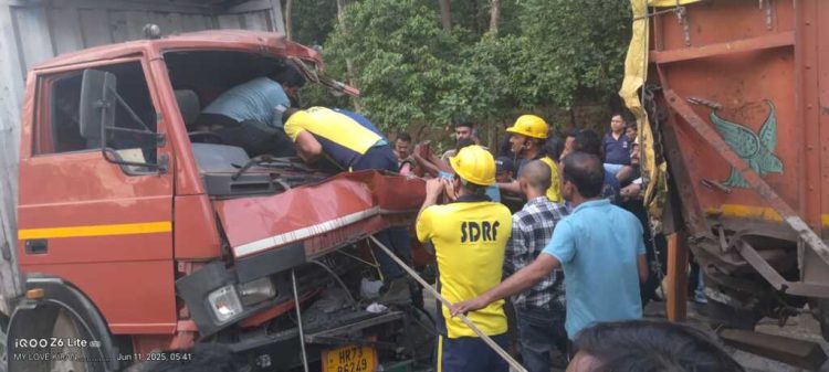 देहरादून ट्रक हादसा: कुआंवाला में भीषण दुर्घटना, SDRF ने बचाई जानें, 4 लोग घायल