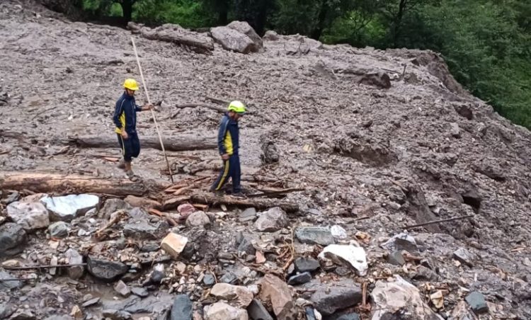 उत्तरकाशी में बादल फटने से तबाही, 9 लोग लापता – SDRF और प्रशासन ने शुरू किया रेस्क्यू ऑपरेशन
