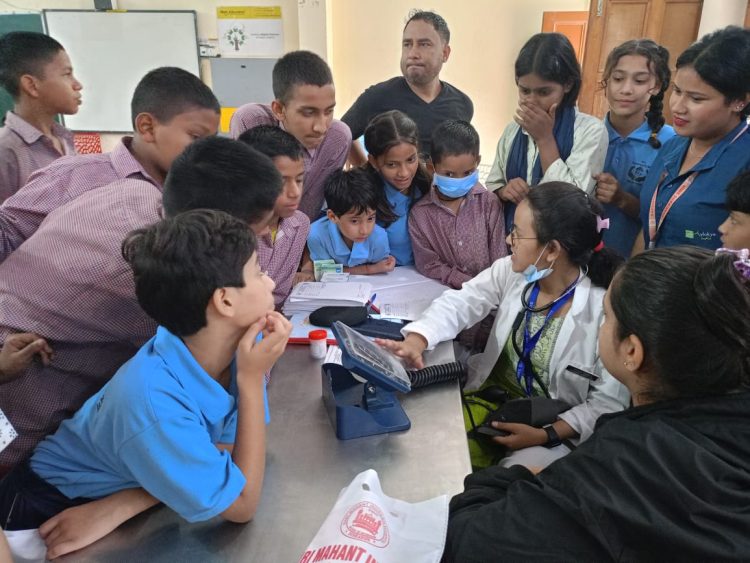 श्री महंत इन्दिरेश अस्पताल की ओर से श्रद्धानन्द बाल आश्रम में निःशुल्क स्वास्थ्य शिविर का आयोजन