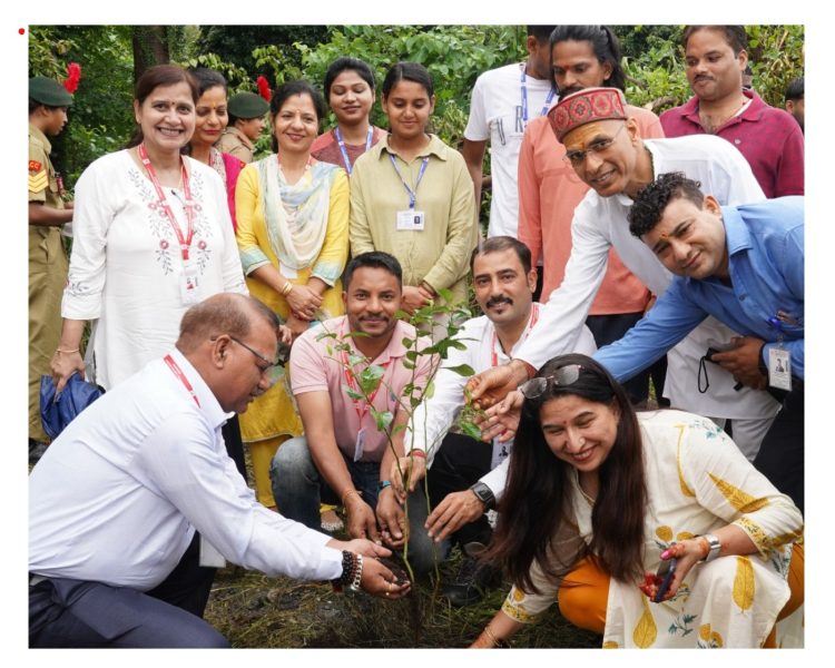 एसजीआरआर विश्वविद्यालय में हरेला पर्व पर विशेष पौधारोपण अभियान, छात्रों में पर्यावरण चेतना का संचार