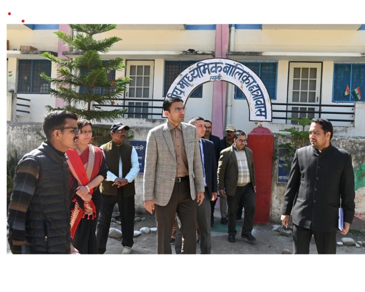 देहरादून के सरकारी स्कूलों में क्रांति ला रहा है प्रोजेक्ट “उत्कर्ष”, अब हर कक्षा में होगा स्मार्ट टीचिंग सिस्टम