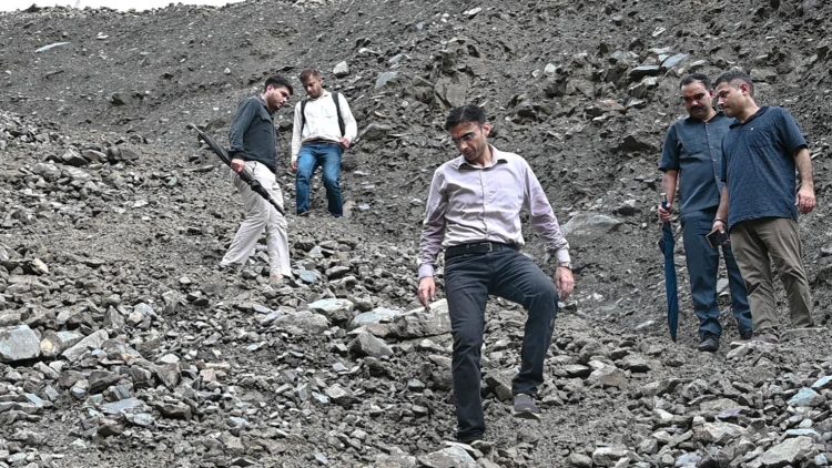 बटोली गांव को मिली बड़ी राहत: डीएम सविन बंसल ने लो वोल्टेज और पेयजल संकट के लिए 3.79 लाख की राशि स्वीकृत की