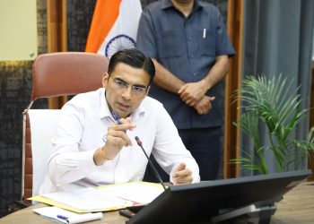 वर्षों से लंबित भूमि आदेश दबाने पर सदर कानूनगो निलंबित – डीएम सविन बंसल की सख्त कार्रवाई