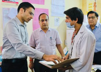 बड़ी खबर: शिकायतों के बाद डीएम की ताबड़तोड़ कार्यवाही, अस्पतालों में हड़कंप