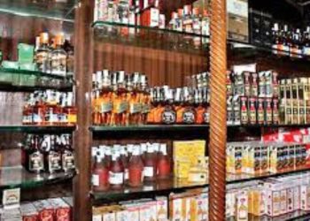 बड़ी खबर: सर्कल बार में भजन की धुन पर शराब परोसे जाने से हंगामा, मुकदमा दर्ज