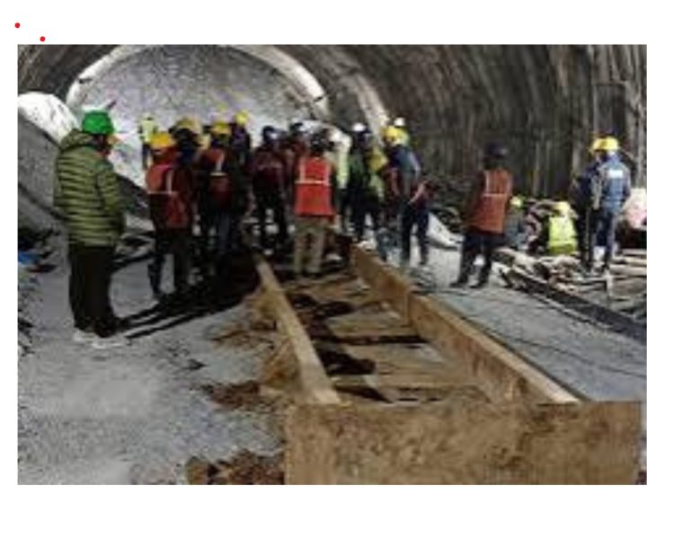 पिथौरागढ़ हादसा: एनएचपीसी टनल में भूस्खलन से मलबा भरा, 11 लोग फंसे, रेस्क्यू टीमों की कड़ी मशक्कत जारी