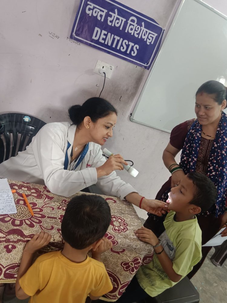 श्री महंत इन्दिरेश अस्पताल और बालाजी फाउंडेशन के संयुक्त तत्वावधान में निःशुल्क स्वास्थ्य शिविर आयोजित, 205 लोगों ने उठाया लाभ