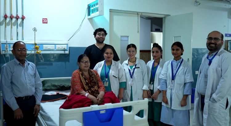 श्री महंत इन्दिरेश अस्पताल ने रचा इतिहास  उत्तराखण्ड में पहली बार सफल रिवीज़न कोहनी जोड़ प्रत्यारोपण