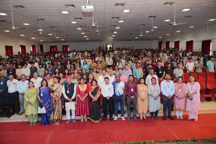 एसजीआरआरयू दीक्षारंभ में गूँजे सफलता के मंत्र, नवप्रवेशियों ने बढ़ाए आत्मविश्वास भरे कदम