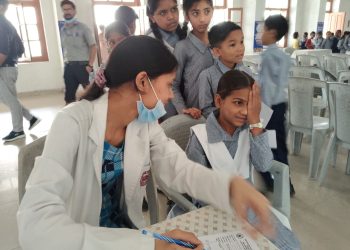 फूलचंद नारी शिल्प इंटर कॉलेज में श्री महंत इन्दिरेश अस्पताल का निःशुल्क स्वास्थ्य शिविर