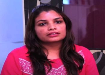 औचक निरीक्षण में खुली पोल: आबकारी आयुक्त अनुराधा पाल ने ड्यूटी से नदारद कर्मियों पर कसा शिकंजा