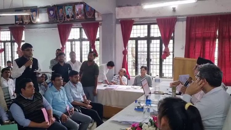 गैरसैंण तहसील दिवस में बवाल: अधिशासी अभियंता ने DM-CDO से कहा – ‘कर लीजिए FIR’