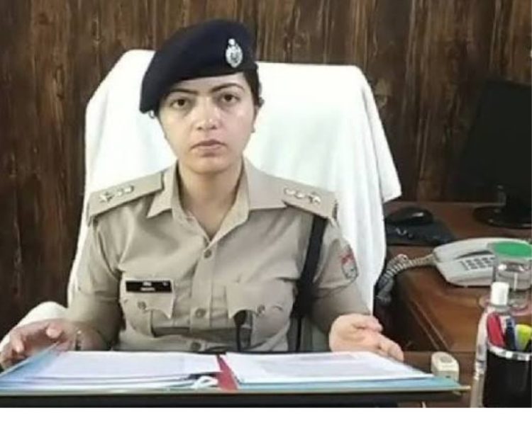 पुलिस परिवार से आने वाली रचिता जुयाल ने क्यों छोड़ी वर्दी?