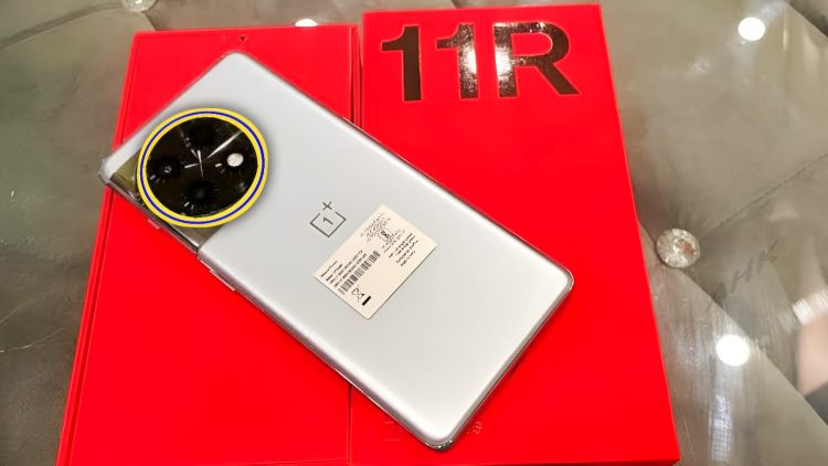 सस्ता हुआ OnePlus का प्रीमियम 5G फ़ोन, मिलेगा 12GB RAM और 100W SUPERVOOC चार्जिंग के साथ DSLR जैसा कैमरा