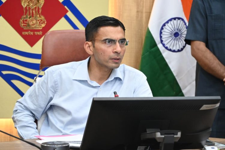 भारी बारिश से जनजीवन प्रभावित, डीएम सविन बंसल लगातार ले रहे अपडेट”