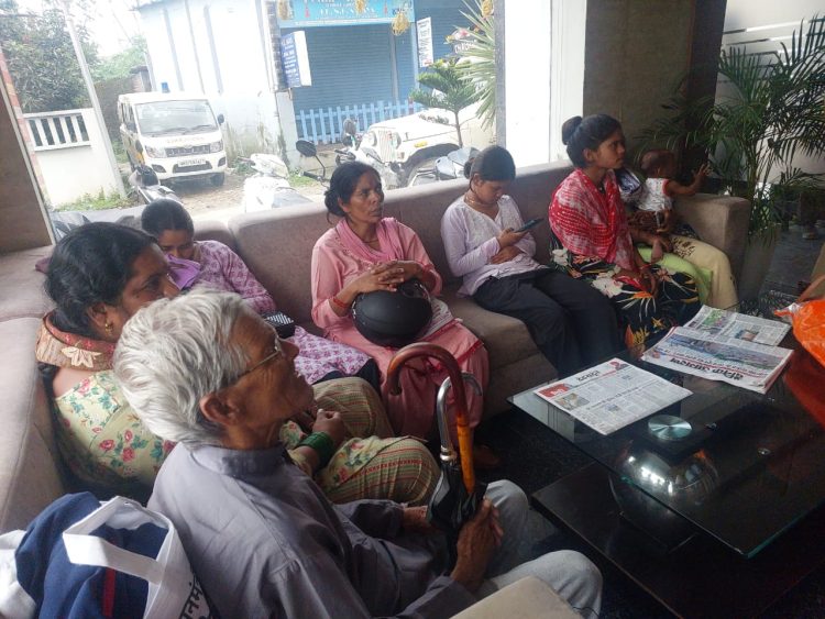 जिला प्रशासन ने आपदा प्रभावित 168 लोगों को सुरक्षित होटलों में किया शिफ्ट 