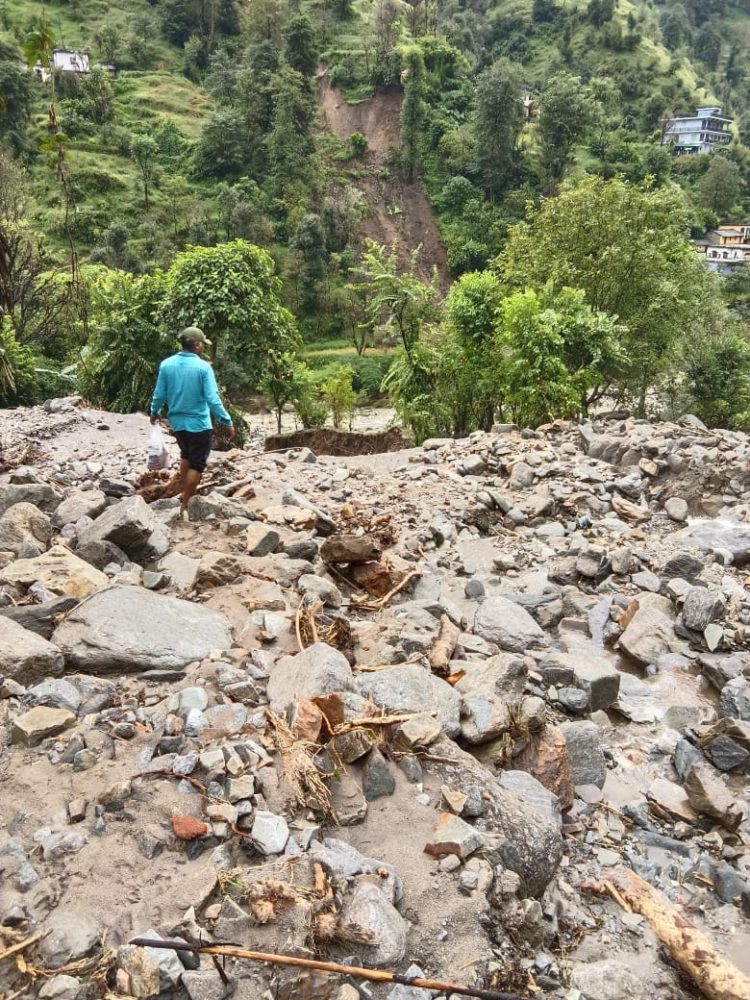 चमोली आपदा: नंदानगर में मलबे से तबाह 6 भवन, 10 लोग लापता, रेस्क्यू ऑपरेशन जारी