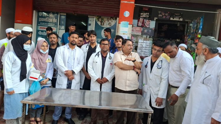 श्री महंत इन्दिरेश अस्पताल ने अधोईवाला क्षेत्र में लगाया निःशुल्क स्वास्थ्य शिविर