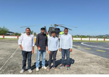 बारिश और बंद सड़कों के बावजूद हार नहीं मानी, राजस्थान के छात्र हेलीकॉप्टर से पहुंचे मुनस्यारी बीएड परीक्षा देने