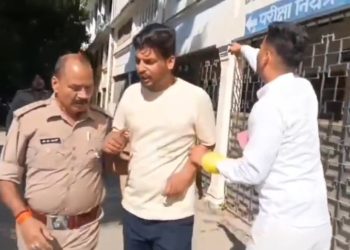 एमबीपीजी कॉलेज छात्रसंघ चुनाव: मतदान शुरू होते ही पकड़ा गया फर्जी वोटर, पुलिस के हवाले