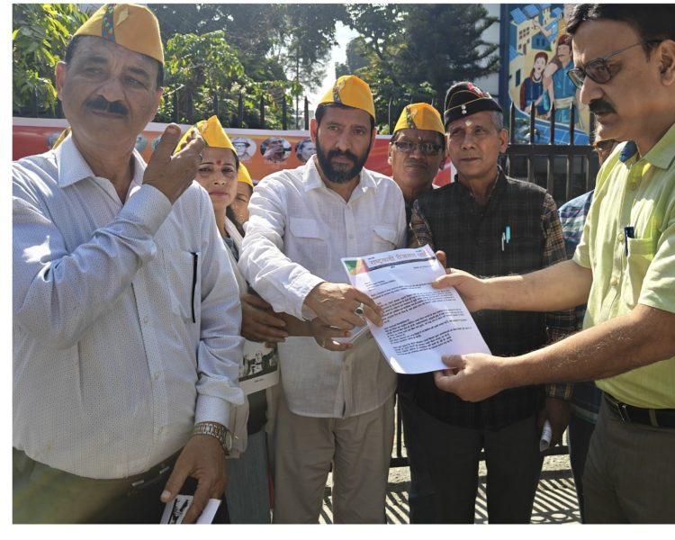 ऊर्जा भवन घिरा नारों से, राष्ट्रवादी रीजनल पार्टी ने कहा — स्मार्ट मीटरों से बढ़ा उपभोक्ताओं का आर्थिक बोझ