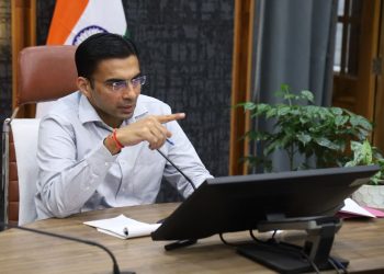 तैस में आकर लहराया शस्त्र; डीएम ने किया पुनीत अग्रवाल का लाइसेंस निलंबित और शस्त्र जब्त