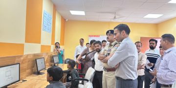 देहरादून जिला प्रशासन की अनोखी पहल — सड़क से स्कूल तक बच्चों के जीवन में ला रहा उजियारा