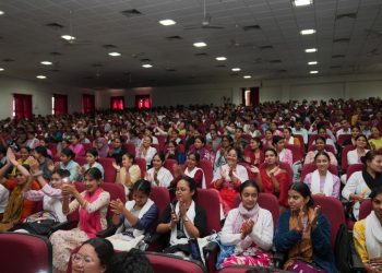 श्री गुरु राम राय यूनिवर्सिटी कॉलेज ऑफ नर्सिंग में नव प्रवेशी विद्यार्थियों का जोरदार स्वागत