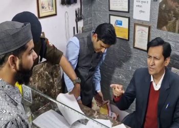 भंडाफोड़: फर्जी स्थायी निवासी प्रमाण पत्र घोटाला ।कुमाऊं कमिश्नर ने CS‌C सेंटर पर मारा छापा 