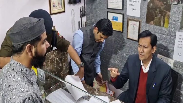 भंडाफोड़: फर्जी स्थायी निवासी प्रमाण पत्र घोटाला ।कुमाऊं कमिश्नर ने CS‌C सेंटर पर मारा छापा 