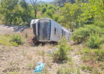 दुखद हादसा : यात्रियों से भरी बस 100 मीटर खाई में समाई—5 की मौत, चीख-पुकार से दहला टिहरी