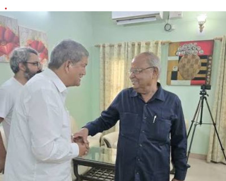 सियासी मैदान में छिड़ी कीचड़ युद्ध — एक-दूसरे पर बरस रहे शब्दों के बाण, सोशल मीडिया पर बयानों की बारिश