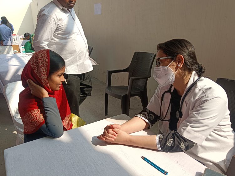 श्री महंत इन्दिरेश अस्पताल ने झबरेड़ा (हरिद्वार) में लगाया निःशुल्क हेल्थ कैंप, 1205 मरीजों ने उठाया लाभ