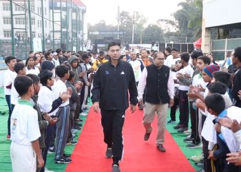 रजत जयंती वर्ष पर दौड़ा देहरादून: जिलाधिकारी सविन बंसल ने दून मैराथन को दिखाई हरी झंडी