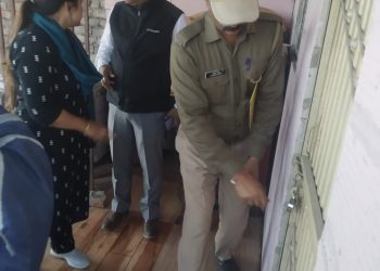 देहरादून प्रशासन की बड़ी कार्रवाई: अवैध डॉग केयर सेंटर पर लगा ताला, पूरे सेंटर को किया गया सील