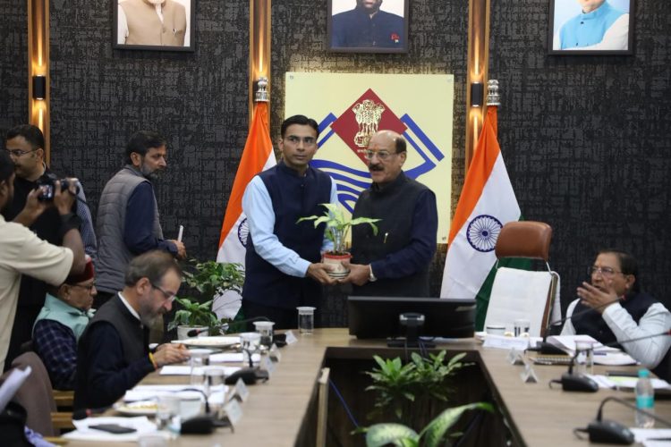 जिला विकास पर मंथनः प्रभारी मंत्री ने ली जिला योजना की समीक्षा बैठक