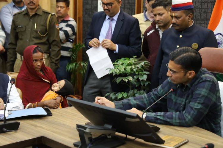 फरियाद से लेकर एम्स भर्ती तक—डीएम की त्वरित कार्रवाई बनी अमन की जीवनरेखा