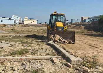 बंशीधर तिवारी की सख्ती का असर: शिमला बाईपास में 10 बिघा अवैध प्लॉटिंग ध्वस्त, भवन सील