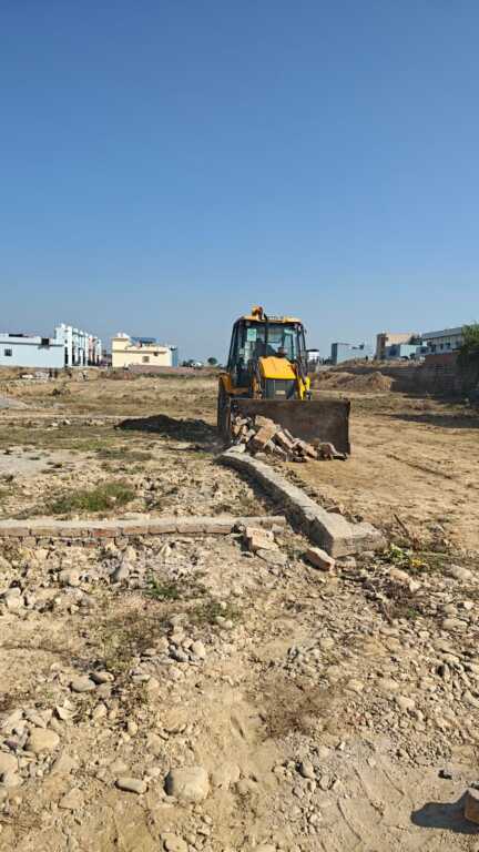 बंशीधर तिवारी की सख्ती का असर: शिमला बाईपास में 10 बिघा अवैध प्लॉटिंग ध्वस्त, भवन सील