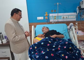 महंत इंद्रेश अस्पताल में भर्ती दिवाकर भट्ट के स्वास्थ्य पर बड़ी अपडेट—सीएम धामी रात में पहुँचे अस्पताल, जानिए क्या बोले डॉक्टर