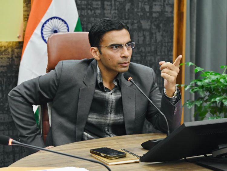 जिला प्रशासन का ड्रग्स विरोधी महाअभियान शुरू; यूपीईएस देहरादून में छात्रों की बड़े स्तर पर ड्रग टेस्टिंग