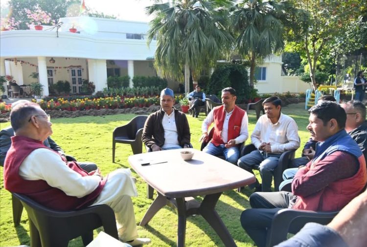 बड़ी खबर: मंत्री संग मीटिंग फेल, उपनल कर्मियों का गुस्सा और तेज