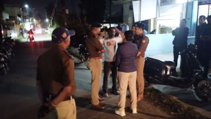 सैलून के बाहर भिड़े दो युवक, ब्लेड चला और पलभर में बुझ गई ज़िंदगी!